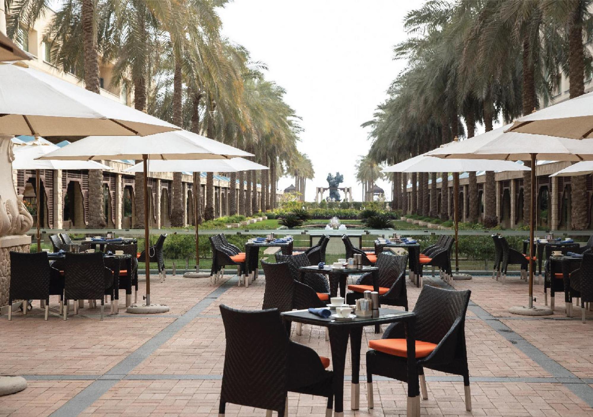 Jumeirah Messilah Beach Kuwait Kuwait City Exterior foto The Palm Beach Cafe
